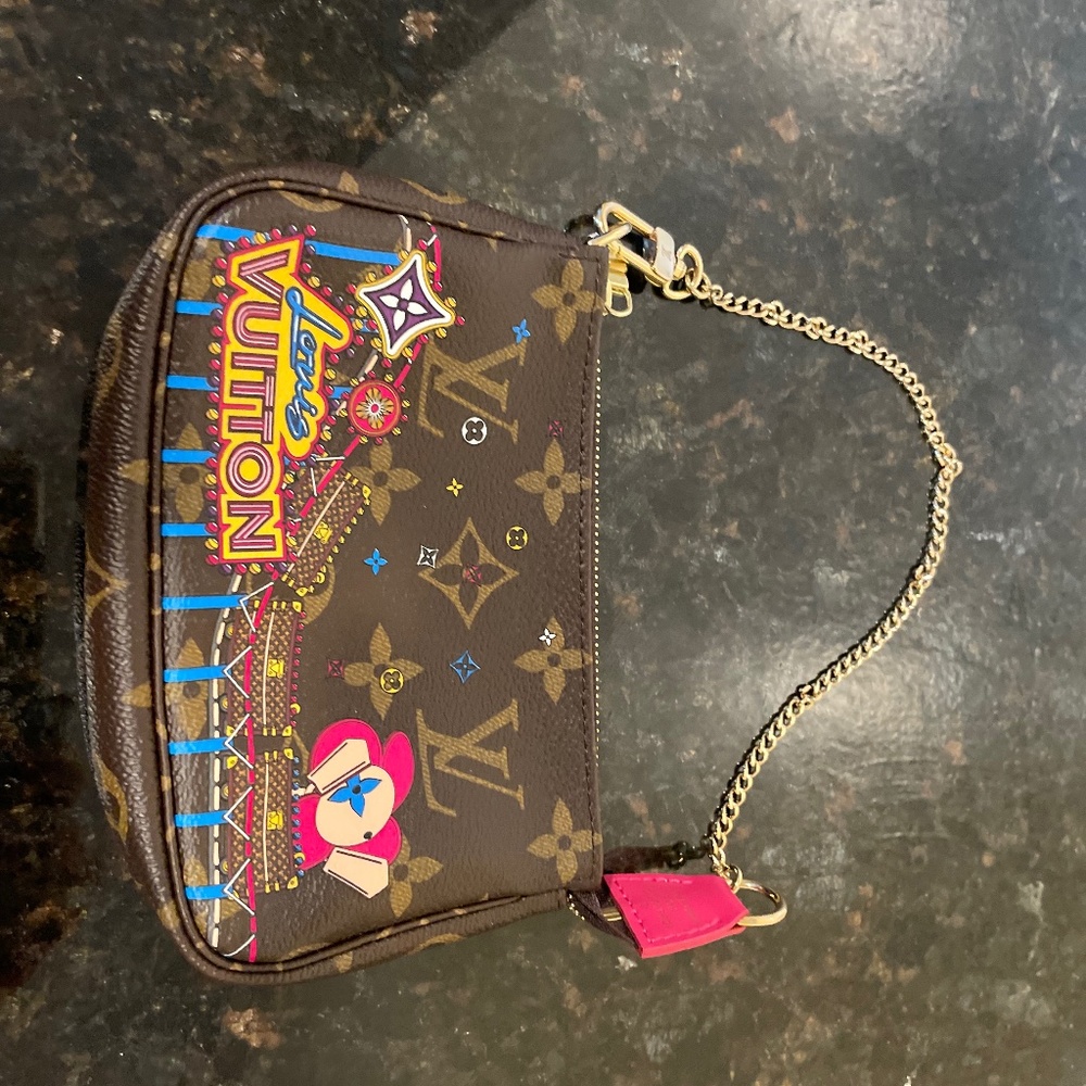 Louis Vuitton mini Ponchette